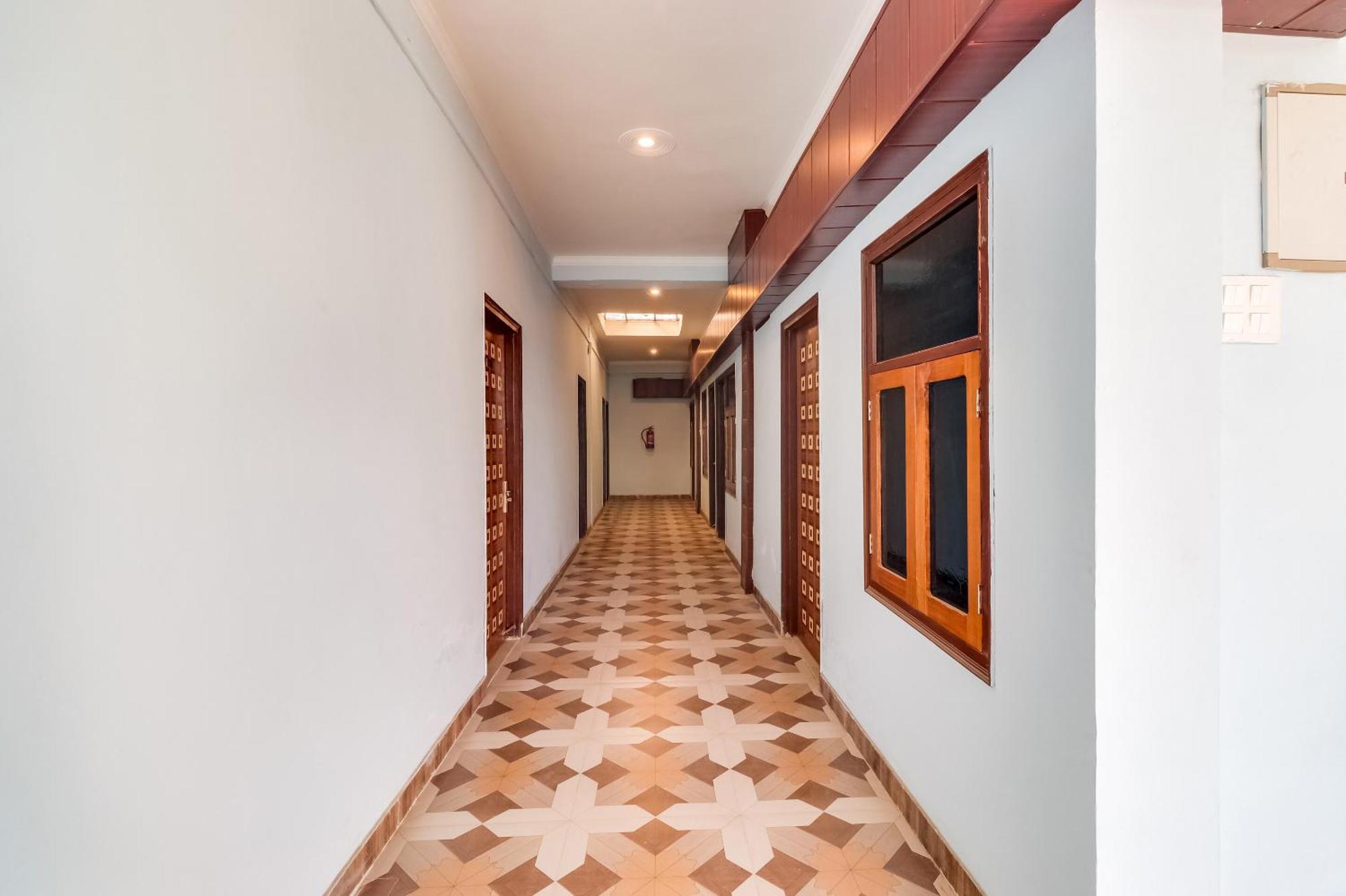Hotel O The Velvet Chinhat Tiraha Екстер'єр фото
