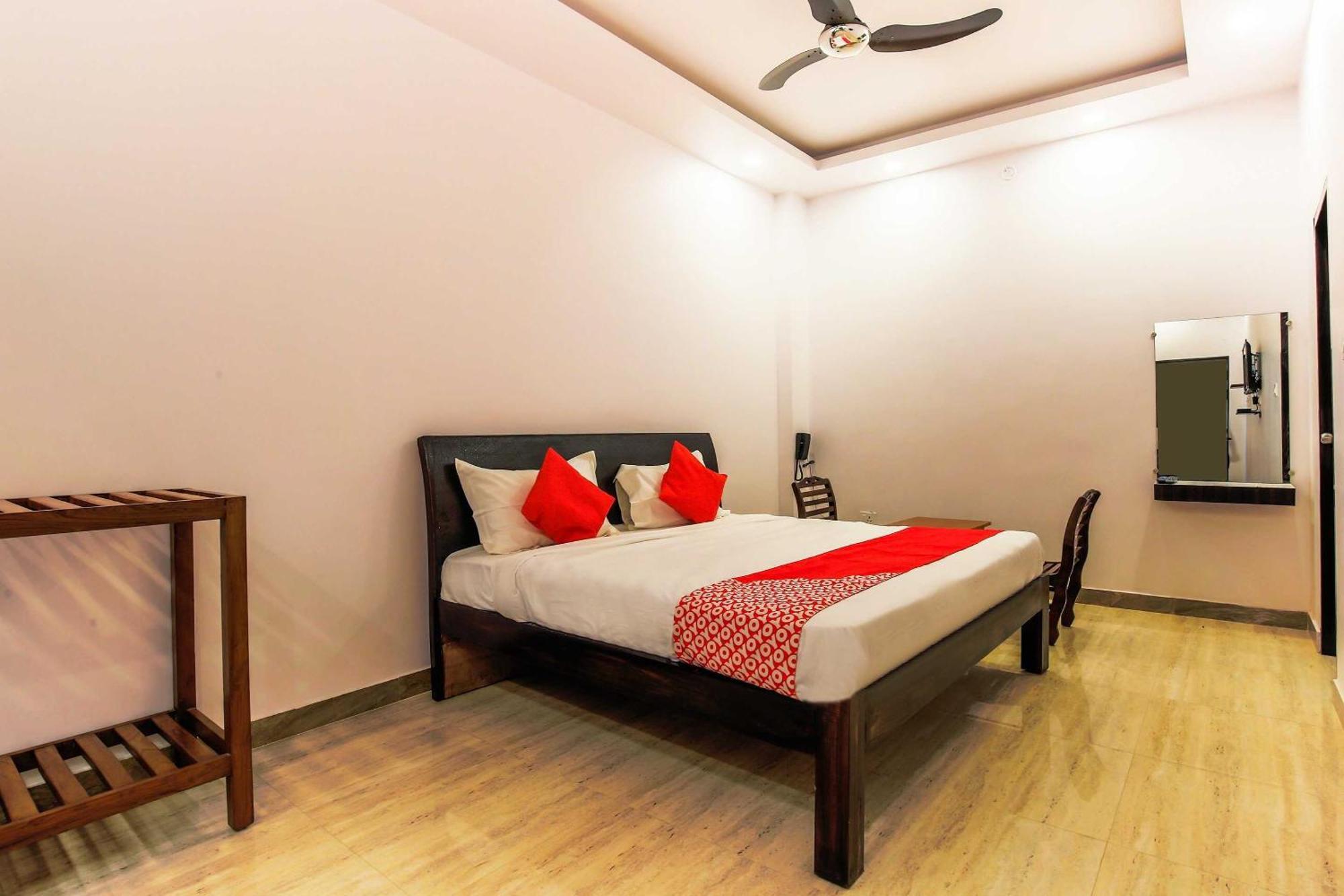 Hotel O The Velvet Chinhat Tiraha Екстер'єр фото