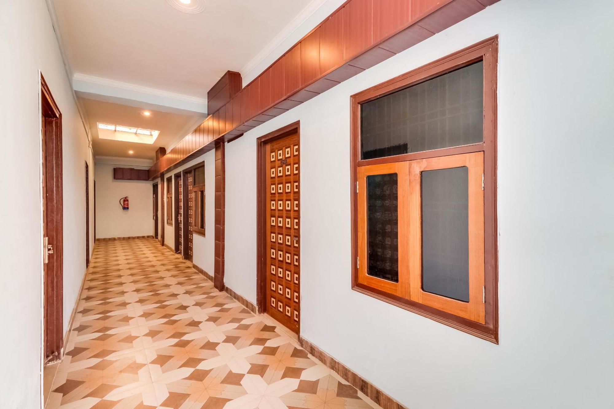 Hotel O The Velvet Chinhat Tiraha Екстер'єр фото