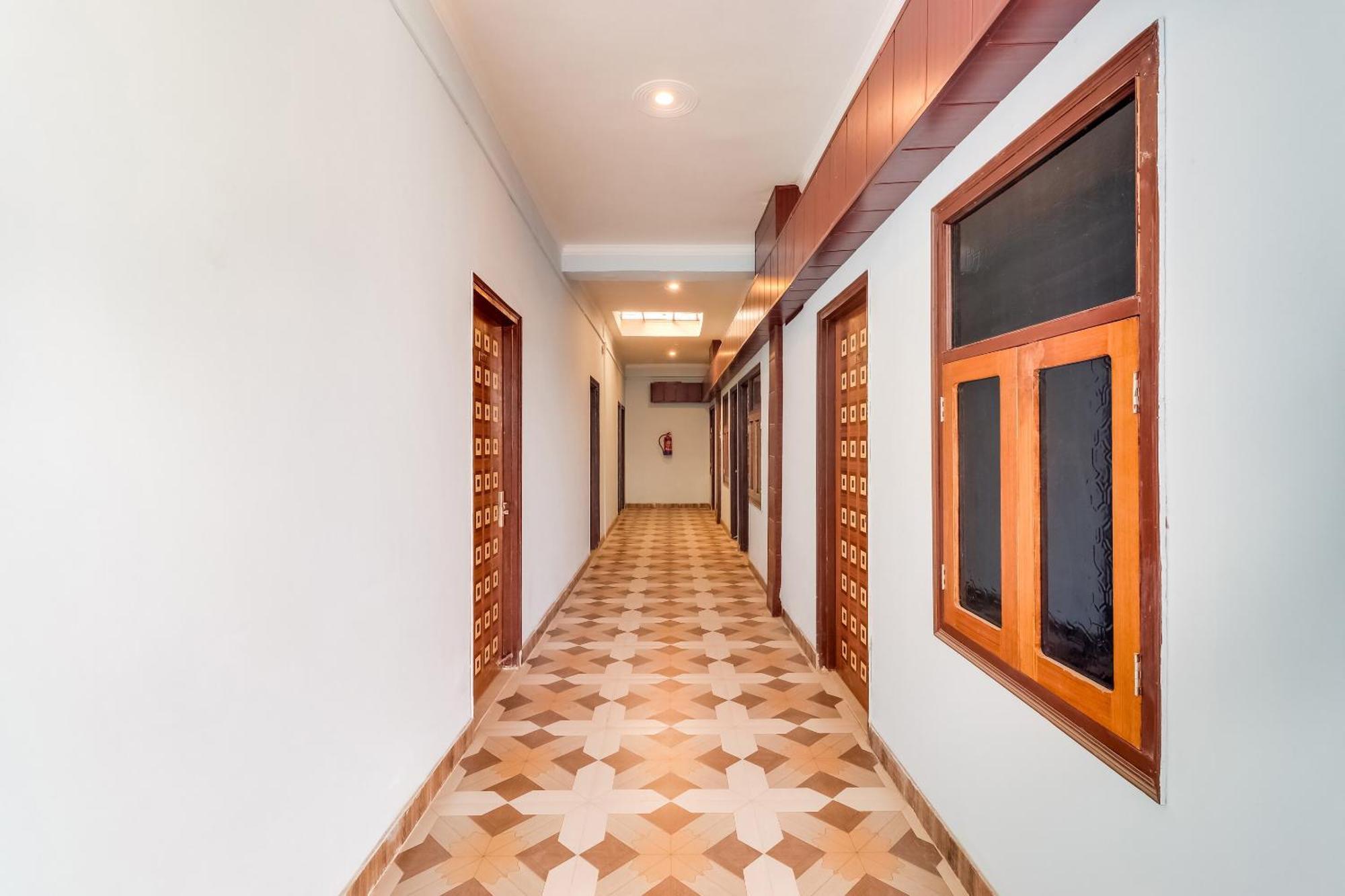 Hotel O The Velvet Chinhat Tiraha Екстер'єр фото