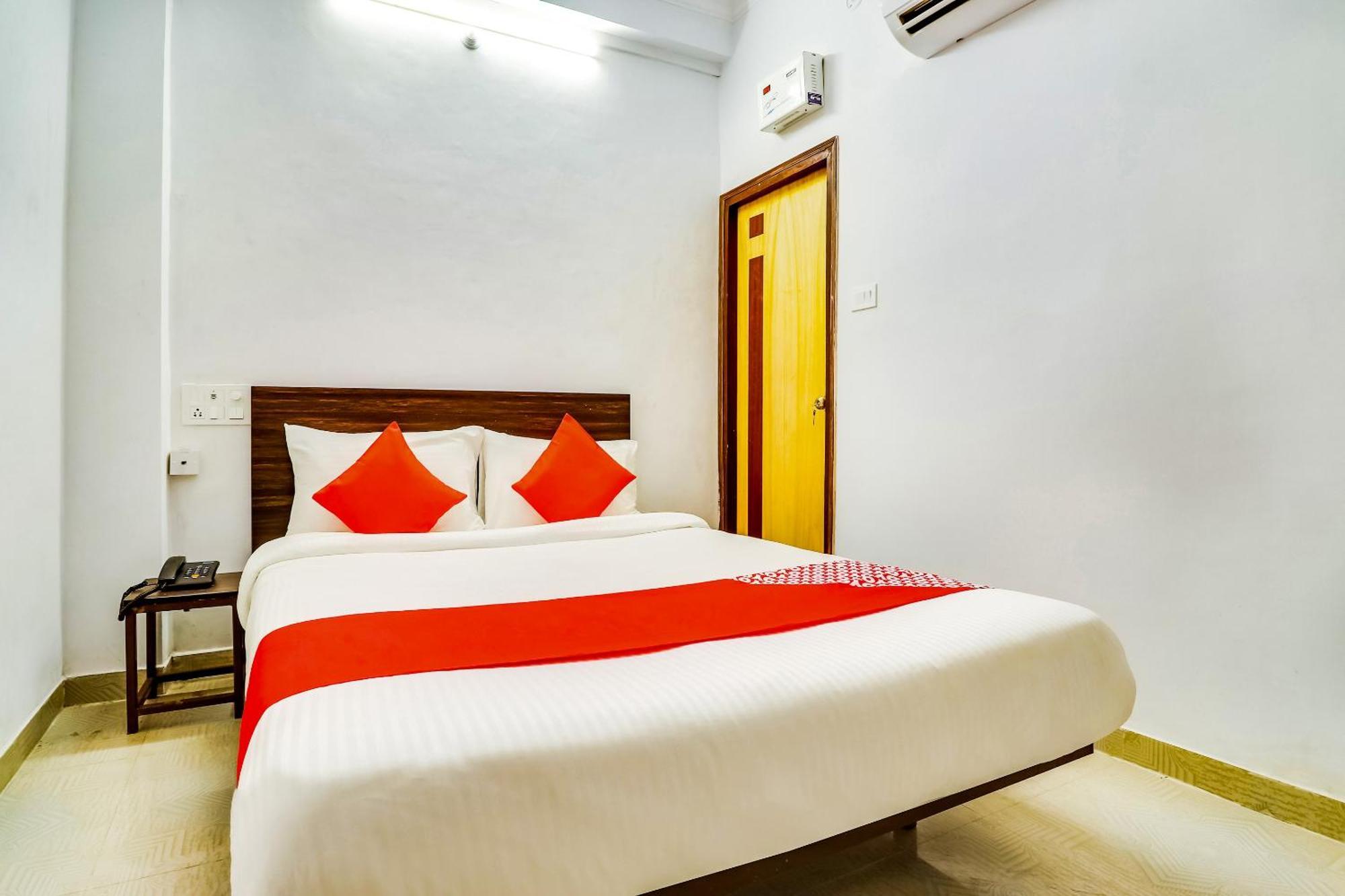 Hotel O The Velvet Chinhat Tiraha Екстер'єр фото